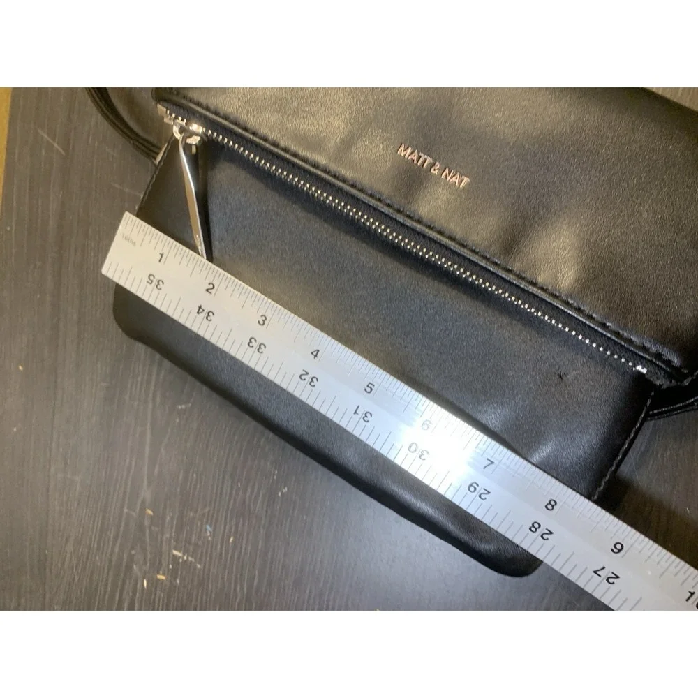 Curated visual reference: Vegan Apartment Design For Vegan Minimalist Reference: Matt Nat Bags Matt Nat Hiley Vegan Leather Crossbody Foldover